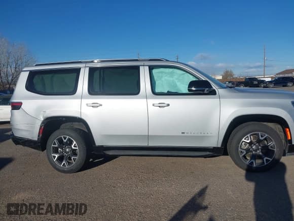 ✅ 2024 Jeep Wagoneer Series III • VIN: 1C4SJVDP0RS168409 • Lot: 43762559. Listed on IAAI with 38,255 mi. Free auction sales archive from the USA and detailed vehicle history report at DreamBid. Image 13.
