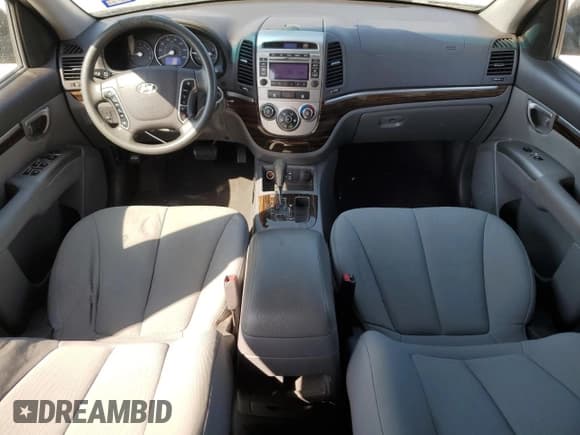 ✅ 2010 Hyundai Santa Fe GLS • VIN: 5NMSG3AB4AH375753 • Lot: 74629604. Listed on Copart with 138,946 mi. Free auction sales archive from the USA and detailed vehicle history report at DreamBid. Image 8.