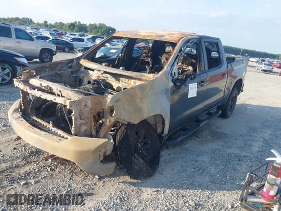 ✅ 2020 Chevrolet Silverado 1500 LT Trail Boss • VIN: 3GCPYFED8LG371011 • Lot: 42663339. Wystawiony na IAAI z przebiegiem Nie podano. Bezpłatny archiwum sprzedaży aukcyjnych z USA i szczegółowy raport historii pojazdu na DreamBid. Zdjęcie 2.