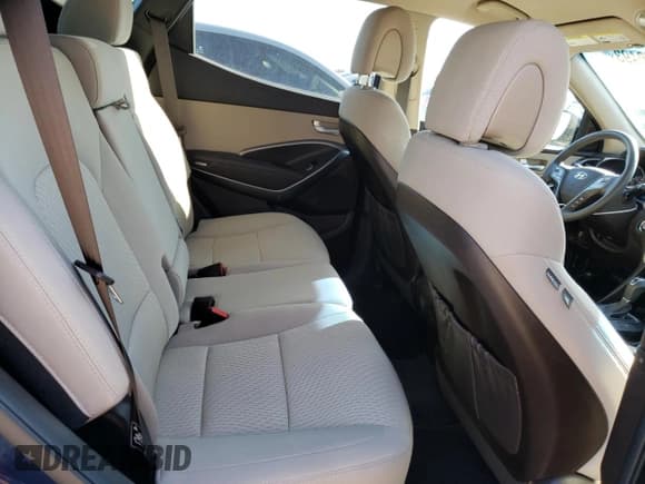 ✅ 2018 Hyundai Santa Fe 2.4L • VIN: 5XYZUDLBXJG526146 • Лот: 40770493. Опубликован ранее на Copart с пробегом 46 052 миль. Бесплатный доступ к архиву аукционных продаж из США и подробный отчёт об истории автомобиля на DreamBid. Изображение 11.