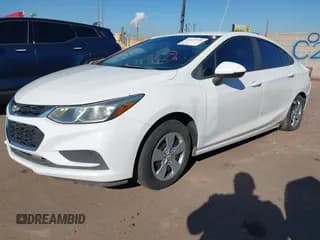 ✅ 2018 Chevrolet Cruze LS • VIN: 1G1BC5SM4J7138977 • Лот: 43655529. Опубликован ранее на IAAI с пробегом 89 913 миль. Бесплатный доступ к архиву аукционных продаж из США и подробный отчёт об истории автомобиля на DreamBid. Изображение 2.
