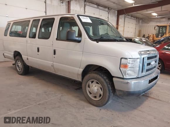 ✅ 2014 Ford Econoline Passenger XL • VIN: 1FBSS3BL8EDB04056 • Лот: 42081622. Опубликован ранее на IAAI с пробегом 221 749 миль. Бесплатный доступ к архиву аукционных продаж из США и подробный отчёт об истории автомобиля на DreamBid. Изображение 1.