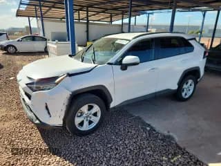 ✅ 2020 Toyota RAV4 XLE • VIN: 2T3W1RFV9LC060276 • Lot: 86586925. Wystawiony na Copart z przebiegiem 83 951 mil. Bezpłatny archiwum sprzedaży aukcyjnych z USA i szczegółowy raport historii pojazdu na DreamBid. Zdjęcie 1.