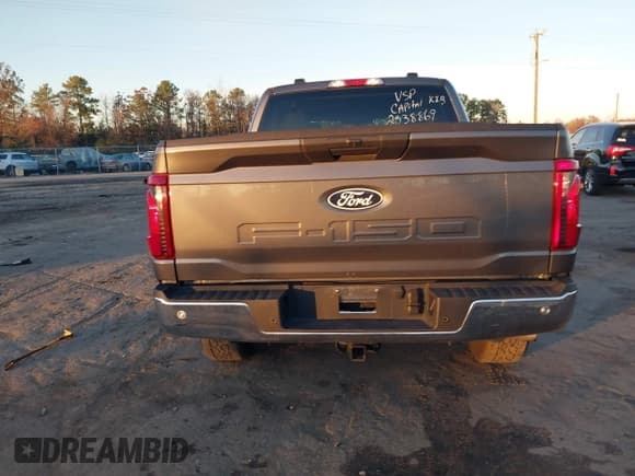 ✅ 2025 Ford F-150 XLT • VIN: 1FTEW3LP0SKE07175 • Лот: 43777927. Опубликован ранее на IAAI с пробегом 14 194 миль. Бесплатный доступ к архиву аукционных продаж из США и подробный отчёт об истории автомобиля на DreamBid. Изображение 16.