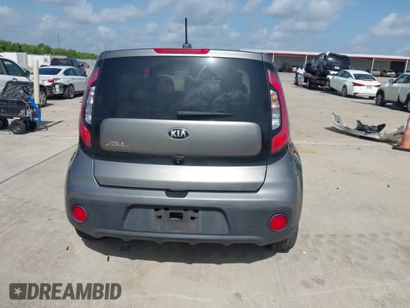 ✅ 2019 Kia Soul • VIN: KNDJN2A26K7001259 • Лот: 42748478. Опубликован ранее на IAAI с пробегом 127 066 миль. Бесплатный доступ к архиву аукционных продаж из США и подробный отчёт об истории автомобиля на DreamBid. Изображение 16.