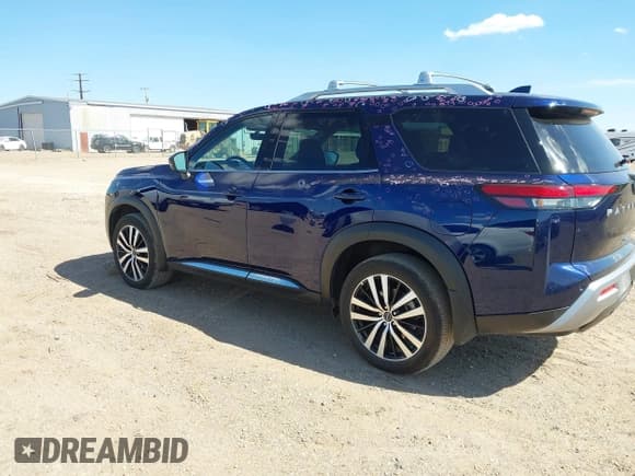 ✅ 2024 Nissan Pathfinder Platinum • VIN: 5N1DR3DG2RC217766 • Lot: 43361560. Wystawiony na IAAI z przebiegiem 19 369 mil. Bezpłatny archiwum sprzedaży aukcyjnych z USA i szczegółowy raport historii pojazdu na DreamBid. Zdjęcie 3.