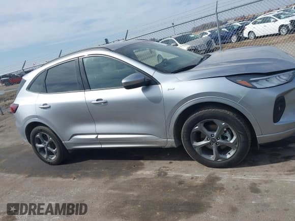 ✅ 2023 Ford Escape ST-Line Select • VIN: 1FMCU9NZ8PUA35882 • Лот: 41799949. Опубликован ранее на IAAI с пробегом 56 767 миль. Бесплатный доступ к архиву аукционных продаж из США и подробный отчёт об истории автомобиля на DreamBid. Изображение 13.