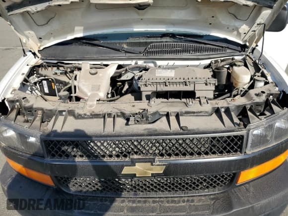 ✅ 2022 Chevrolet Express Cargo • VIN: 1GCWGAF72N1142965 • Lot: 81623555. Wystawiony na Copart z przebiegiem 49 782 mil. Bezpłatny archiwum sprzedaży aukcyjnych z USA i szczegółowy raport historii pojazdu na DreamBid. Zdjęcie 12.