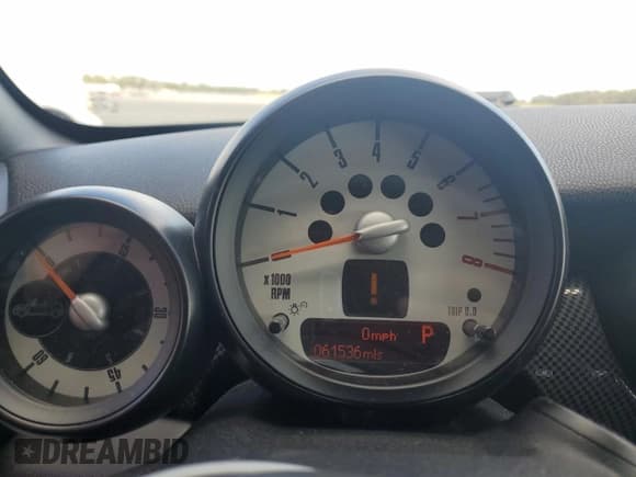 ✅ 2013 MINI Roadster S • VIN: WMWSY3C55DT593964 • Lot: 76834464. Wystawiony na Copart z przebiegiem 61 536 mil. Bezpłatny archiwum sprzedaży aukcyjnych z USA i szczegółowy raport historii pojazdu na DreamBid. Zdjęcie 9.