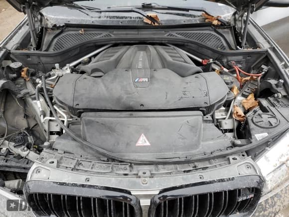 ✅ 2018 BMW X5 M • VIN: 5YMKT6C56J0X21362 • Lot: 84556494. Wystawiony na Copart z przebiegiem 77 819 mil. Bezpłatny archiwum sprzedaży aukcyjnych z USA i szczegółowy raport historii pojazdu na DreamBid. Zdjęcie 12.