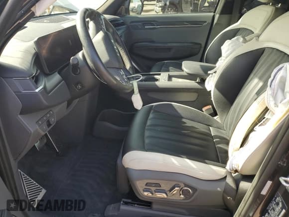 ✅ 2024 Kia EV9 GT-Line • VIN: KNDAEFS55R6023124 • Lot: 70505885. Wystawiony na Copart z przebiegiem 17 201 mil. Bezpłatny archiwum sprzedaży aukcyjnych z USA i szczegółowy raport historii pojazdu na DreamBid. Zdjęcie 7.