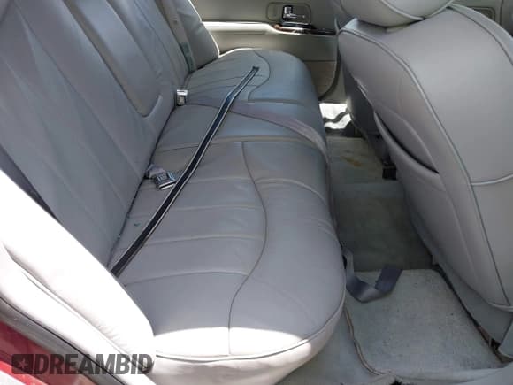 ✅ 1996 Lincoln Town Car Executive • VIN: 1LNLM81W9TY675060 • Lot: 42394018. Listed on IAAI with Not provided. Free auction sales archive from the USA and detailed vehicle history report at DreamBid. Image 8.