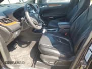 ✅ 2019 Lincoln MKC Reserve • VIN: 5LMTJ3DHXKUL31667 • Lot: 83832965. Wystawiony na Copart z przebiegiem 38 588 mil. Bezpłatny archiwum sprzedaży aukcyjnych z USA i szczegółowy raport historii pojazdu na DreamBid. Zdjęcie 7.