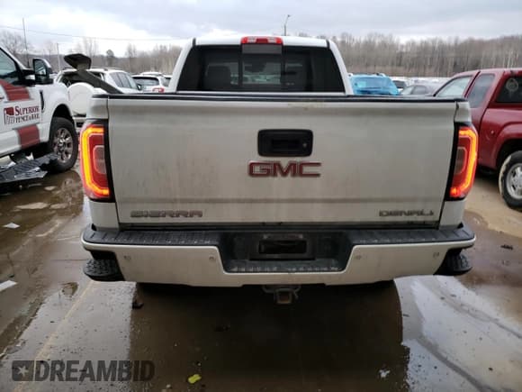 ✅ 2018 GMC Sierra 1500 Denali • VIN: 3GTU2PEC1JG112990 • Лот: 89246905. Опубликован ранее на Copart с пробегом 131 601 миль. Бесплатный доступ к архиву аукционных продаж из США и подробный отчёт об истории автомобиля на DreamBid. Изображение 6.
