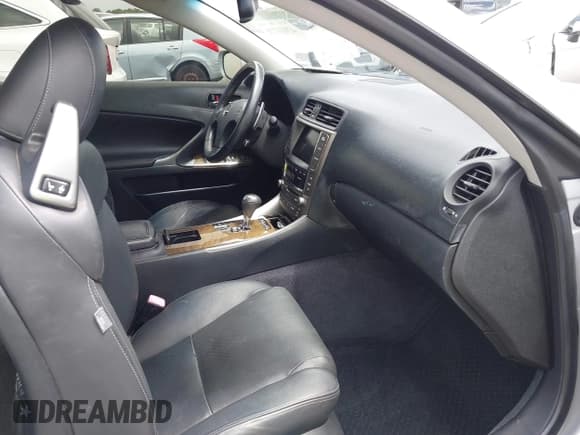 ✅ 2010 Lexus IS 250 C • VIN: JTHFF2C27A2509444 • Лот: 42014770. Опубликован ранее на IAAI с пробегом 101 591 миль. Бесплатный доступ к архиву аукционных продаж из США и подробный отчёт об истории автомобиля на DreamBid. Изображение 5.