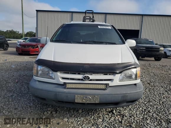 ✅ 1998 Toyota Sienna LE • VIN: 4T3ZF13C7WU061495 • Lot: 89826075. Listed on Copart with 289,478 mi. Free auction sales archive from the USA and detailed vehicle history report at DreamBid. Image 5.