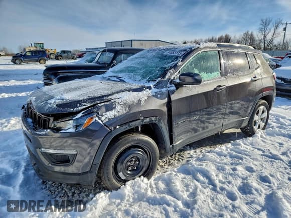 ✅ 2019 Jeep Compass Latitude • VIN: 3C4NJDBB1KT645674 • Lot: 94533115. Wystawiony na Copart z przebiegiem 137 949 mil. Bezpłatny archiwum sprzedaży aukcyjnych z USA i szczegółowy raport historii pojazdu na DreamBid. Zdjęcie 1.