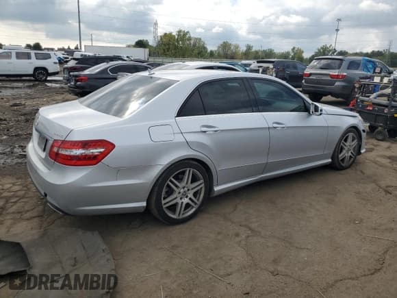 ✅ 2010 Mercedes-Benz E 350 Luxury • VIN: WDDHF8HB3AA153527 • Lot: 84195355. Listed on Copart with 188,780 mi. Free auction sales archive from the USA and detailed vehicle history report at DreamBid. Image 3.