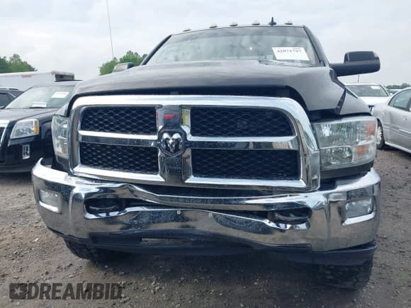 ✅ 2017 Ram 2500 SLT • VIN: 3C6UR5DL9HG561899 • Lot: 42071797. Wystawiony na IAAI z przebiegiem 134 808 mil. Bezpłatny archiwum sprzedaży aukcyjnych z USA i szczegółowy raport historii pojazdu na DreamBid. Zdjęcie 6.