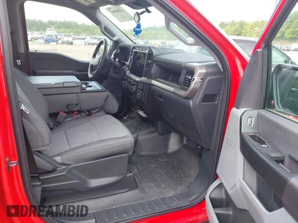 ✅ 2024 Ford F-150 XL • VIN: 1FTEW1LPXRKE21504 • Лот: 42206984. Опубликован ранее на IAAI с пробегом 2 268 миль. Бесплатный доступ к архиву аукционных продаж из США и подробный отчёт об истории автомобиля на DreamBid. Изображение 5.