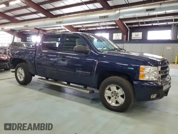 ✅ 2011 Chevrolet Silverado 1500 LT • VIN: 3GCPKSE37BG138043 • Lot: 72391944. Listed on Copart with 184,116 mi. Free auction sales archive from the USA and detailed vehicle history report at DreamBid. Image 4.
