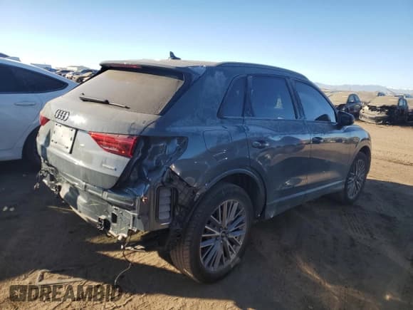 ✅ 2024 Audi Q3 Premium • VIN: WA1AUCF33R1050324 • Лот: 83846504. Опубликован ранее на Copart с пробегом 11 902 миль. Бесплатный доступ к архиву аукционных продаж из США и подробный отчёт об истории автомобиля на DreamBid. Изображение 3.