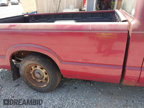 ✅ 1998 GMC Sonoma • VIN: 1GTCS14X6WK516879 • Лот: 42825501. Опубликован ранее на IAAI с пробегом 118 504 миль. Бесплатный доступ к архиву аукционных продаж из США и подробный отчёт об истории автомобиля на DreamBid. Изображение 17.