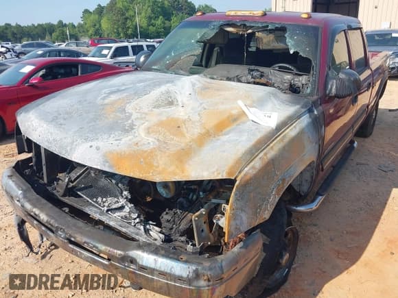 ✅ 2005 Chevrolet Silverado 2500HD LS • VIN: 1GCHK23U45F809481 • Lot: 42670838. Wystawiony na IAAI z przebiegiem Nie podano. Bezpłatny archiwum sprzedaży aukcyjnych z USA i szczegółowy raport historii pojazdu na DreamBid. Zdjęcie 6.
