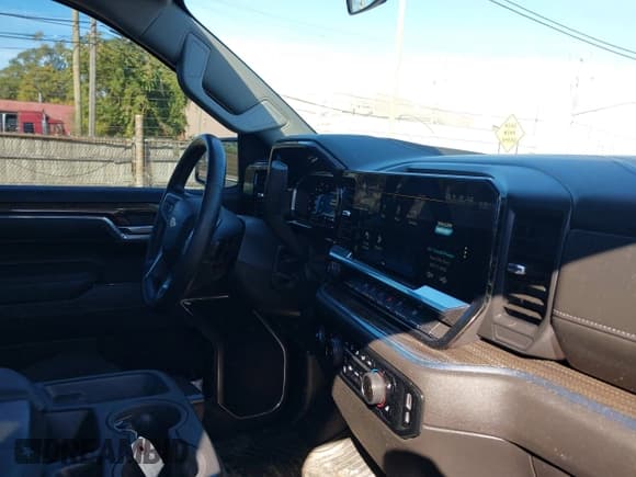 ✅ 2024 Chevrolet Silverado 1500 LT • VIN: 1GCPDKEK9RZ239144 • Lot: 43356244. Listed on IAAI with 29,953 mi. Free auction sales archive from the USA and detailed vehicle history report at DreamBid. Image 5.