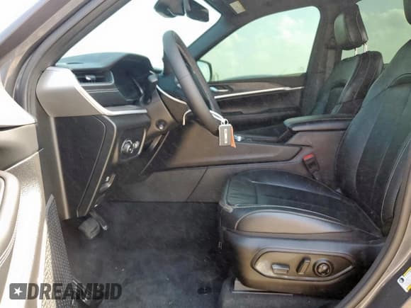 ✅ 2025 Jeep Grand Cherokee Limited • VIN: 1C4RJGBG8SC284339 • Лот: 80670585. Опубликован ранее на Copart с пробегом 16 353 миль. Бесплатный доступ к архиву аукционных продаж из США и подробный отчёт об истории автомобиля на DreamBid. Изображение 7.