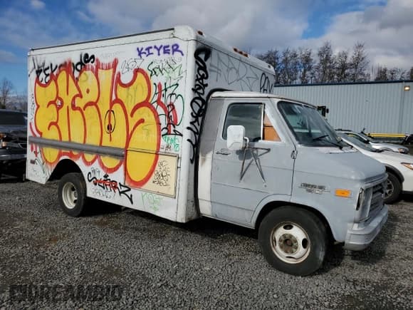 ✅ 1988 Chevrolet Chevy • VIN: 2GCHG31K1J4155953 • Лот: 44465785. Опубликован ранее на Copart с пробегом 68 797 миль. Бесплатный доступ к архиву аукционных продаж из США и подробный отчёт об истории автомобиля на DreamBid. Изображение 4.