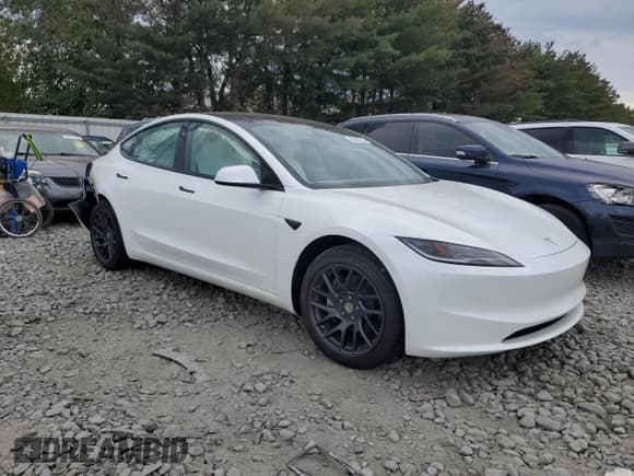 ✅ 2025 Tesla Model 3 Long Range • VIN: 5YJ3E1EAXSF021612 • Lot: 80557135. Listed on Copart with 2,315 mi. Free auction sales archive from the USA and detailed vehicle history report at DreamBid. Image 4.