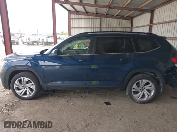 ✅ 2022 Volkswagen Atlas SE • VIN: 1V2KR2CA4NC551468 • Лот: 42524569. Опубликован ранее на IAAI с пробегом 13 779 миль. Бесплатный доступ к архиву аукционных продаж из США и подробный отчёт об истории автомобиля на DreamBid. Изображение 14.