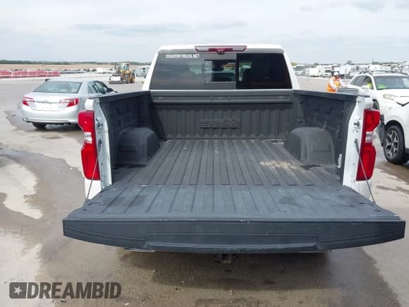 ✅ 2020 Chevrolet Silverado 1500 High Country • VIN: 3GCUYHET3LG401392 • Lot: 43325251. Listed on IAAI with 56,094 mi. Free auction sales archive from the USA and detailed vehicle history report at DreamBid. Image 17.