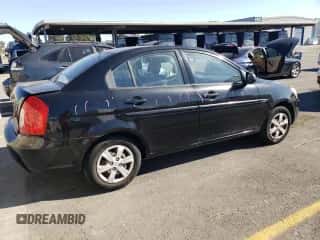 2010 Hyundai Accent GLS z VIN KMHCN4AC7AU508535, wystawiony jako Copart lot #79732904 z przebiegiem 131 851 mil mil oraz Szkoda całkowita • Salvage title. Historia ofert i sprzedaży dostępna na DreamBid. Obrazek 3.