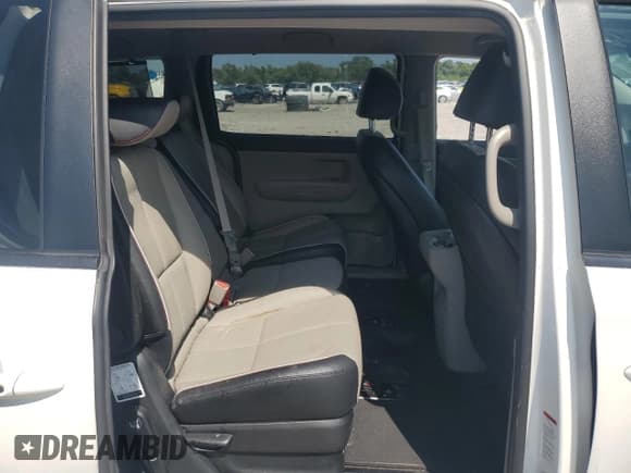 ✅ 2019 Kia Sedona EX • VIN: KNDMB5C15K6571156 • Lot: 71454005. Wystawiony na Copart z przebiegiem 102 836 mil. Bezpłatny archiwum sprzedaży aukcyjnych z USA i szczegółowy raport historii pojazdu na DreamBid. Zdjęcie 11.