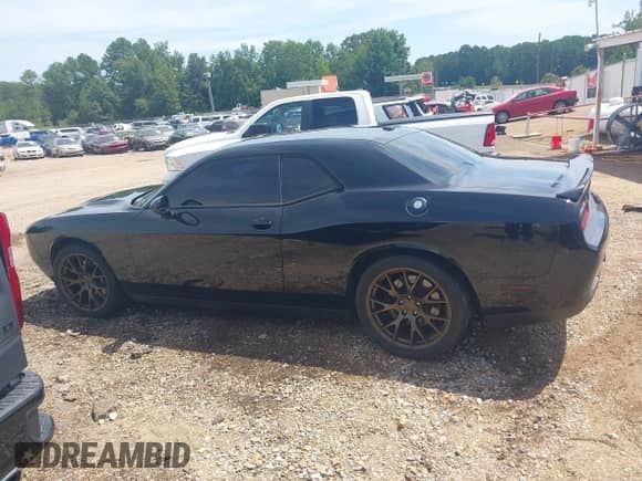 2018 Dodge Challenger R/T with VIN 2C3CDZBT4JH146576, listed as a IAAI auction lot 43050820 with 114,151 mi miles and . Bid and sale history available at DreamBid. Image 14.
