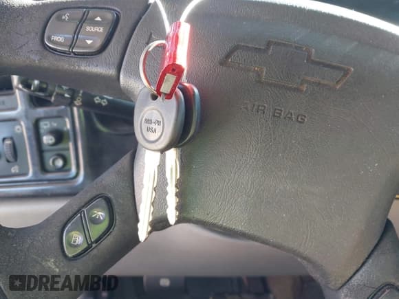 ✅ 2004 Chevrolet Suburban LT • VIN: 1GNEC16Z74J117445 • Lot: 43809468. Listed on IAAI with 195,019 mi. Free auction sales archive from the USA and detailed vehicle history report at DreamBid. Image 11.