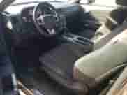 2014 Dodge Challenger SXT z VIN 2C3CDYAG4EH313829, wystawiony jako Copart lot #68274174 z przebiegiem Nie podano mil oraz Szkoda całkowita • Salvage title. Historia ofert i sprzedaży dostępna na DreamBid. Obrazek 8.