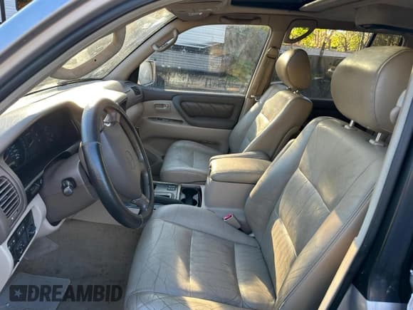 ✅ 1999 Toyota Land Cruiser • VIN: JT3HT05J8X0058492 • Lot: 90532195. Wystawiony na Copart z przebiegiem 262 760 mil. Bezpłatny archiwum sprzedaży aukcyjnych z USA i szczegółowy raport historii pojazdu na DreamBid. Zdjęcie 6.