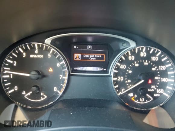 ✅ 2018 Nissan Altima S • VIN: 1N4AL3AP2JC112801 • Lot: 82509885. Wystawiony na Copart z przebiegiem 107 554 mil. Bezpłatny archiwum sprzedaży aukcyjnych z USA i szczegółowy raport historii pojazdu na DreamBid. Zdjęcie 9.