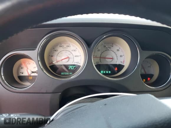 ✅ 2012 Dodge Challenger SXT • VIN: 2C3CDYAG5CH144594 • Lot: 79336674. Wystawiony na Copart z przebiegiem 107 030 mil. Bezpłatny archiwum sprzedaży aukcyjnych z USA i szczegółowy raport historii pojazdu na DreamBid. Zdjęcie 9.