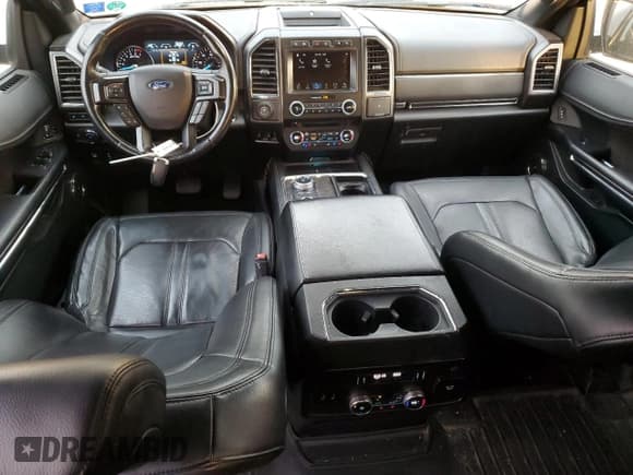 ✅ 2018 Ford Expedition Max Limited • VIN: 1FMJK2AT9JEA50057 • Lot: 86794295. Wystawiony na Copart z przebiegiem 139 210 mil. Bezpłatny archiwum sprzedaży aukcyjnych z USA i szczegółowy raport historii pojazdu na DreamBid. Zdjęcie 8.