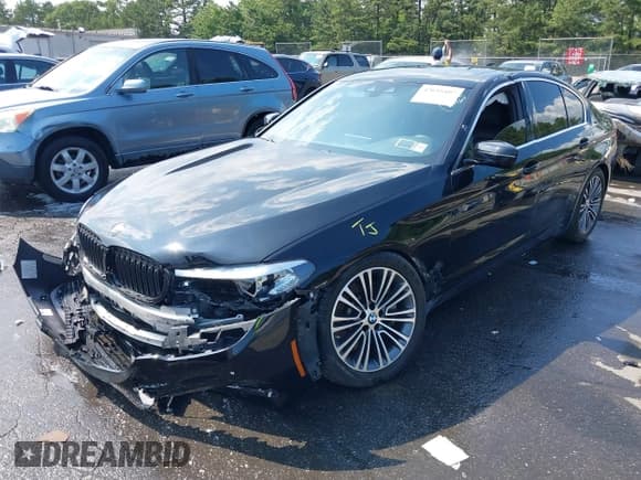 ✅ 2019 BMW 5 Series 530i xDrive • VIN: WBAJA7C51KWC77807 • Lot: 42695407. Listed on IAAI with 74,747 mi. Free auction sales archive from the USA and detailed vehicle history report at DreamBid. Image 2.