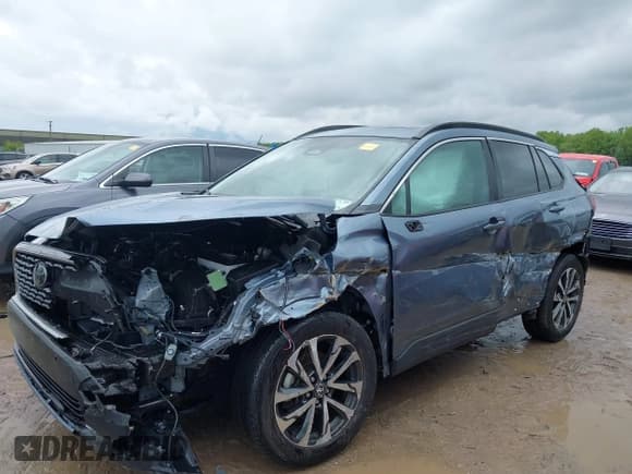 ✅ 2023 Toyota Corolla Cross XLE • VIN: 7MUDAAAG4PV062515 • Lot: 42323389. Listed on IAAI with 30,092 mi. Free auction sales archive from the USA and detailed vehicle history report at DreamBid. Image 6.