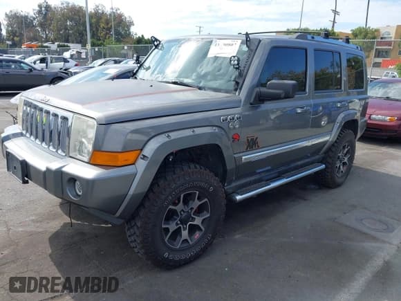 ✅ 2007 Jeep Commander Limited • VIN: 1J8HG58277C657056 • Lot: 43490802. Wystawiony na IAAI z przebiegiem 119 538 mil. Bezpłatny archiwum sprzedaży aukcyjnych z USA i szczegółowy raport historii pojazdu na DreamBid. Zdjęcie 17.