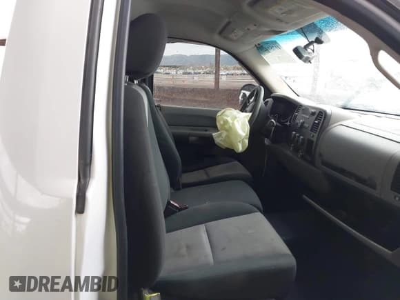 ✅ 2007 Chevrolet Silverado 1500 Work Truck • VIN: 1GCEC14C67Z613186 • Лот: 41751025. Опубликован ранее на IAAI с пробегом Не указан. Бесплатный доступ к архиву аукционных продаж из США и подробный отчёт об истории автомобиля на DreamBid. Изображение 8.