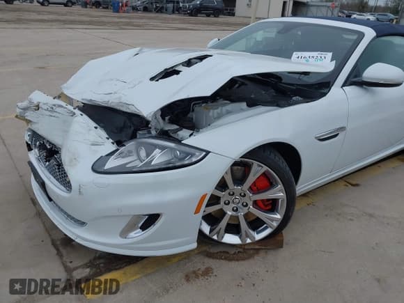 ✅ 2014 Jaguar XK XKR • VIN: SAJWA4EC9EMB52042 • Lot: 41635233. Listed on IAAI with 10,566 mi. Free auction sales archive from the USA and detailed vehicle history report at DreamBid. Image 6.