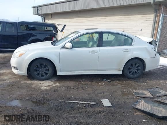 ✅ 2011 Subaru Legacy Premium Power Moon • VIN: 4S3BMBG64B3227213 • Лот: 41632456. Опубликован ранее на IAAI с пробегом 142 939 миль. Бесплатный доступ к архиву аукционных продаж из США и подробный отчёт об истории автомобиля на DreamBid. Изображение 15.
