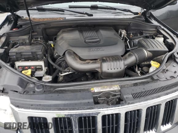 ✅ 2011 Jeep Grand Cherokee Laredo • VIN: 1J4RR4GG9BC705592 • Lot: 93147795. Listed on Copart with 221,481 mi. Free auction sales archive from the USA and detailed vehicle history report at DreamBid. Image 12.